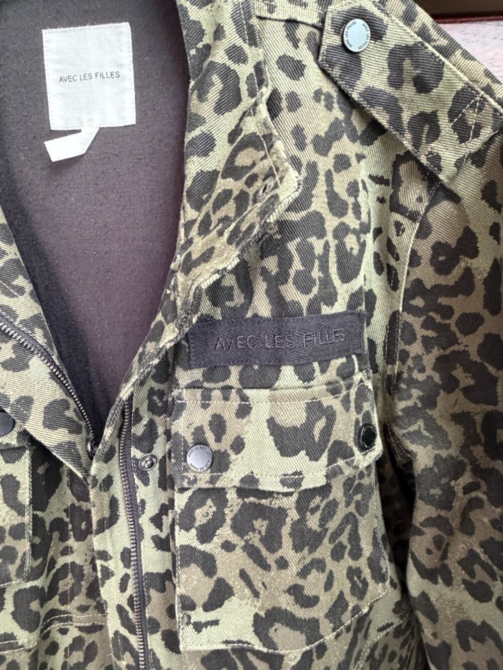 Avec Les Filles Olive Leopard Print Cotton Twill Utility Cargo Jacket - Picture 3 of 3